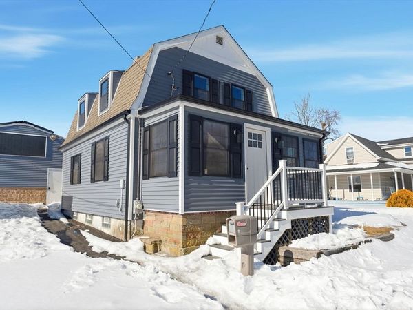 11 Boylston St, Acushnet, MA 02743