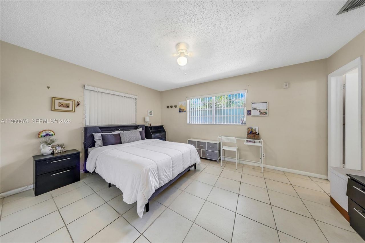 3711 Van Buren St, Unit 1, Hollywood, FL 33021 Photo