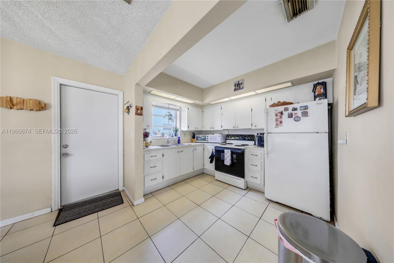 3711 Van Buren St, Unit 1, Hollywood, FL 33021 Photo