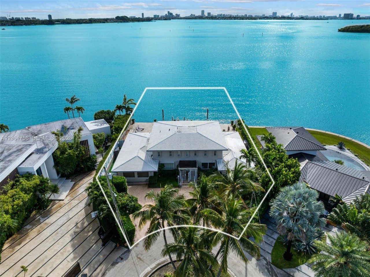 1990 NE 119th Rd, North Miami, FL 33181 Photo