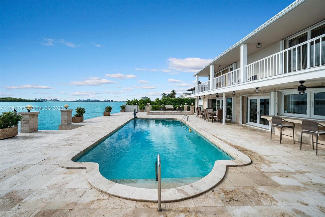 1990 NE 119th Rd, North Miami, FL 33181 Photo