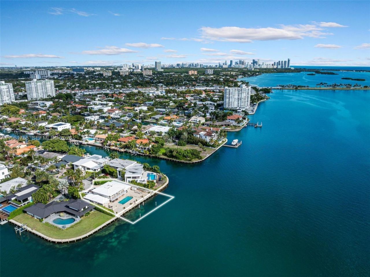 1990 NE 119th Rd, North Miami, FL 33181 Photo