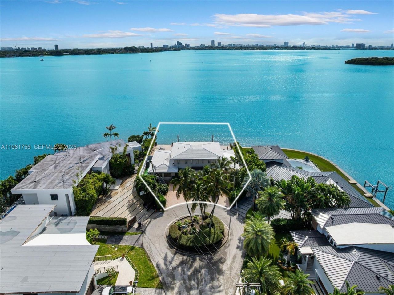 1990 NE 119th Rd, North Miami, FL 33181 Photo