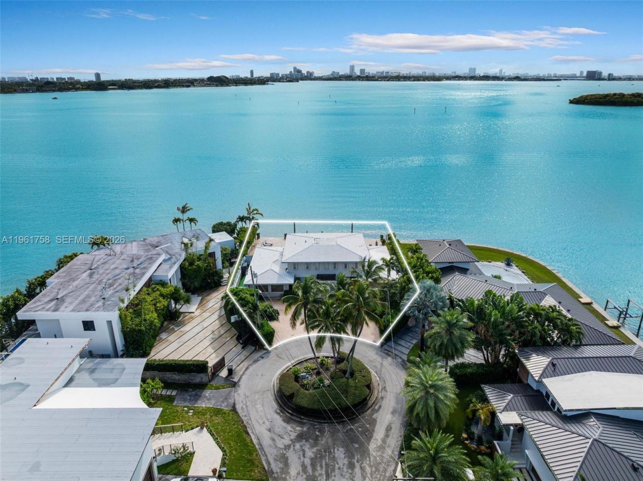 1990 NE 119th Rd, North Miami, FL 33181 Photo