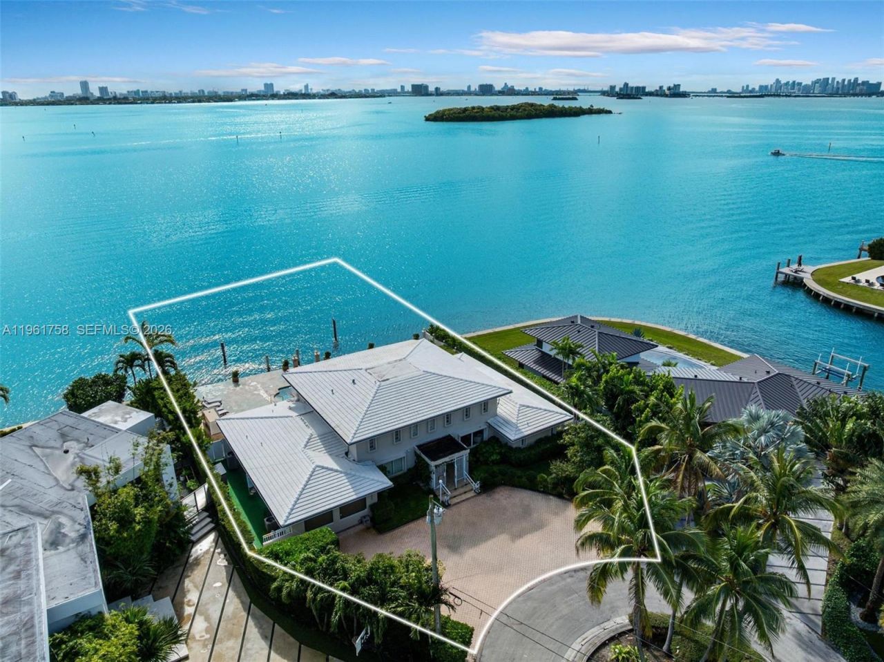 1990 NE 119th Rd, North Miami, FL 33181 Photo