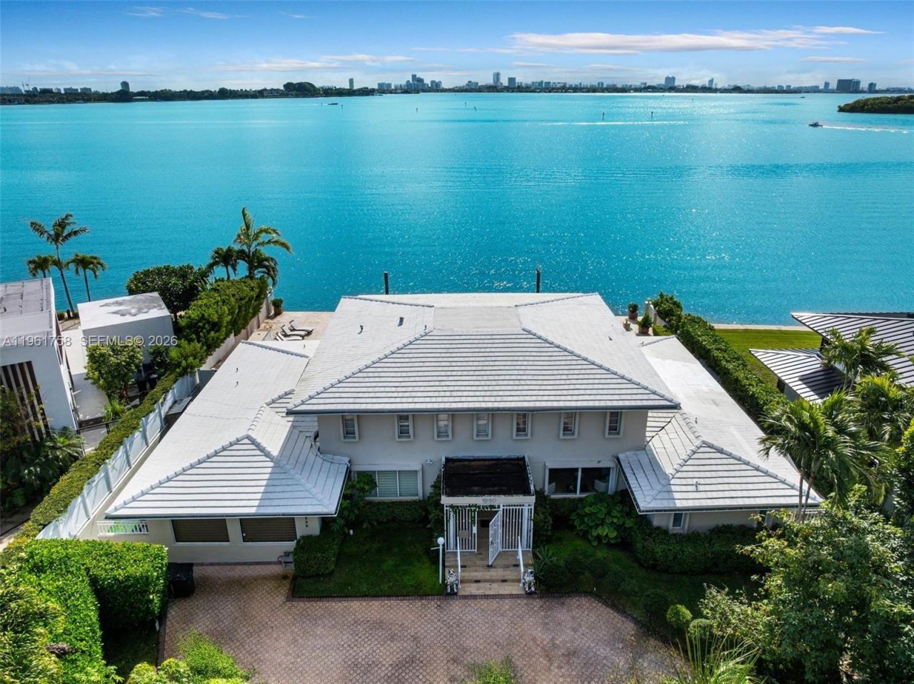 1990 NE 119th Rd, North Miami, FL 33181 Photo