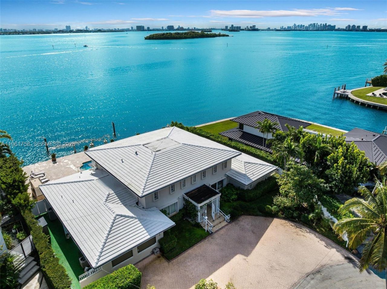 1990 NE 119th Rd, North Miami, FL 33181 Photo