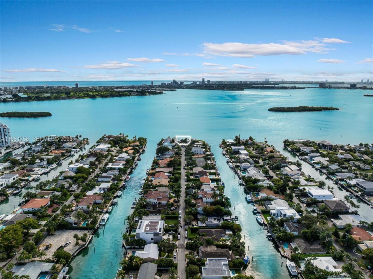 1990 NE 119th Rd, North Miami, FL 33181 Photo