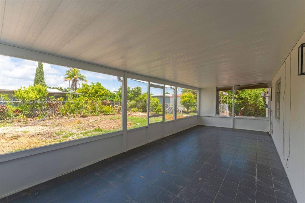 11711 SW 181st Ter , Miami, FL 33177 Photo