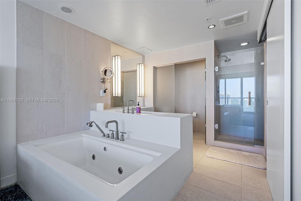 3101 Bayshore Dr, Unit 1804, Fort Lauderdale, FL 33304 Photo