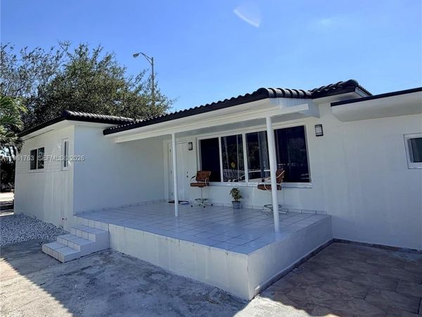 598 E 41st St, Hialeah, FL 33013