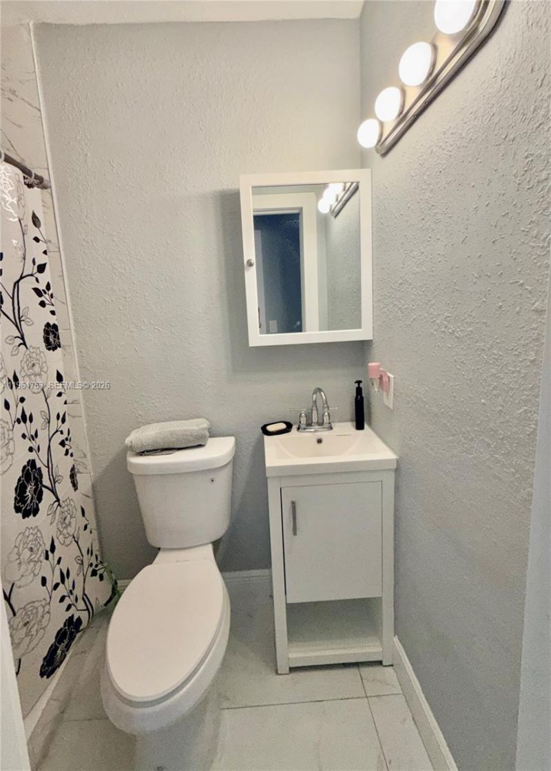 598 E 41st St, Hialeah, FL 33013 Photo