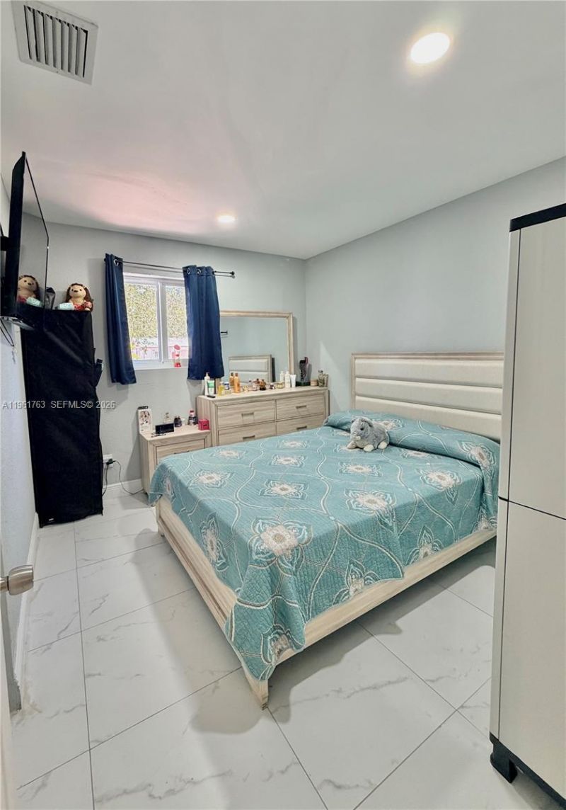 598 E 41st St, Hialeah, FL 33013 Photo