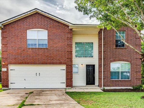 618 Lavaca LOOP, Elgin, TX 78621