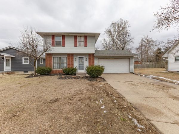 1434 2nd Avenue, Camanche, IA 52730