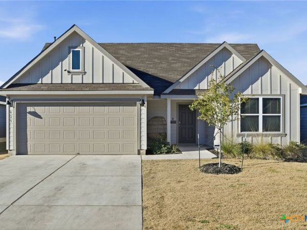 425 Lancebill Drive, Lockhart, TX 78644