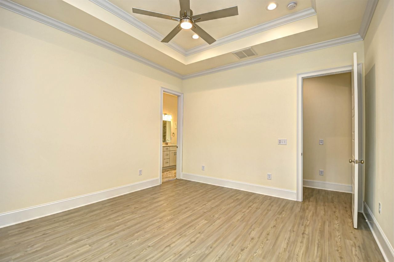 309 Waterfall Circle Photo 17