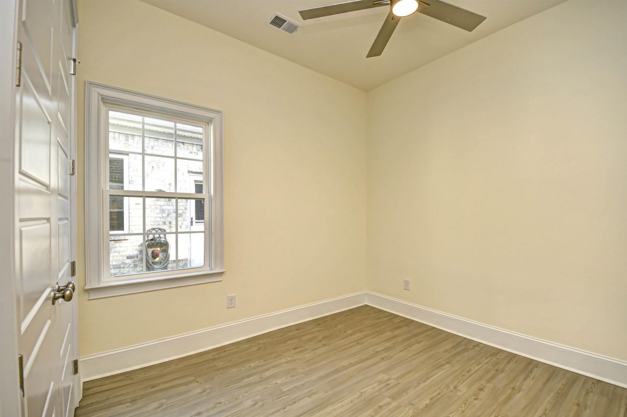 309 Waterfall Circle Photo 26