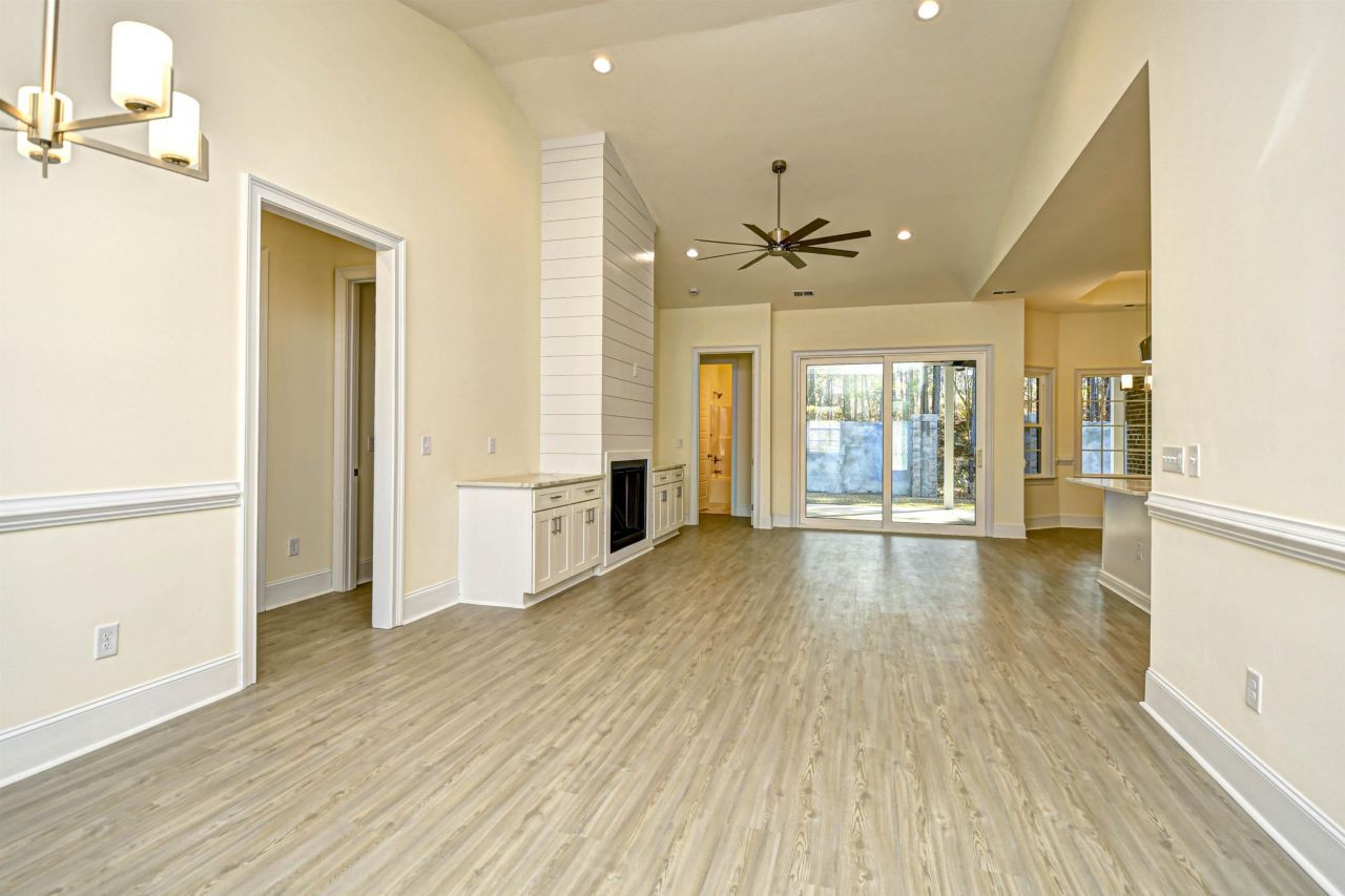 309 Waterfall Circle Photo 5