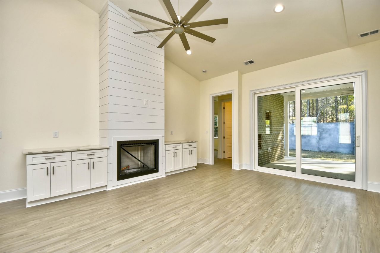 309 Waterfall Circle Photo 7