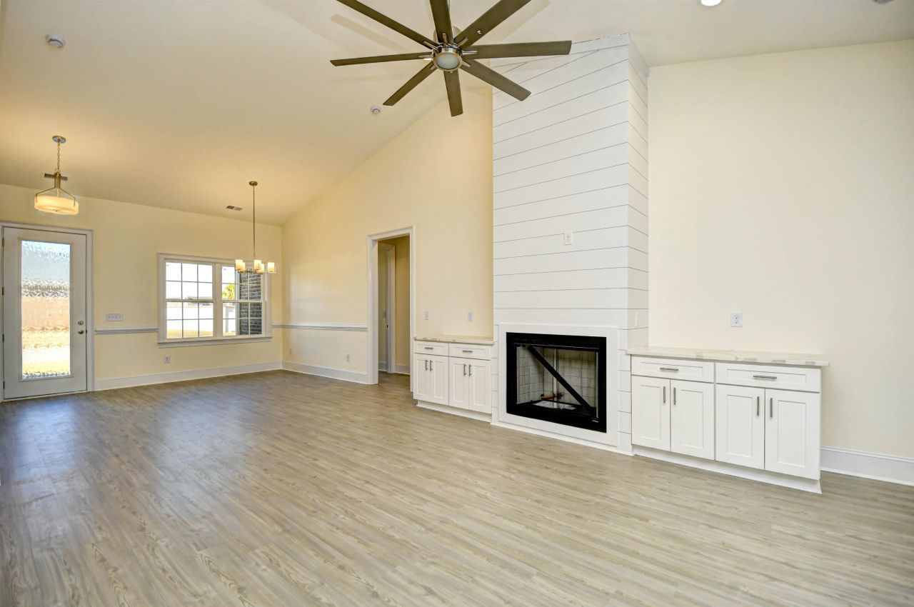 309 Waterfall Circle Photo 8