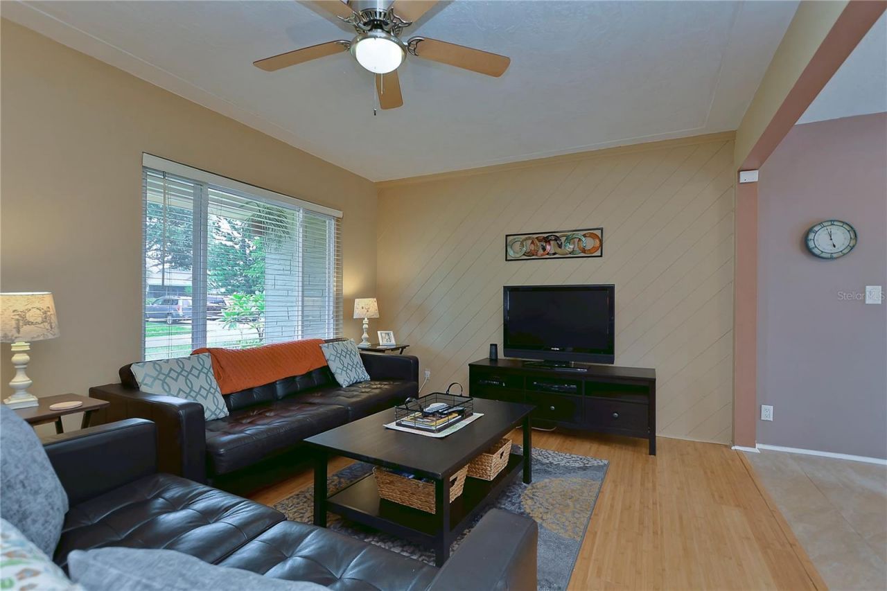 5850 24th Avenue S, Gulfport, FL 33707 Photo