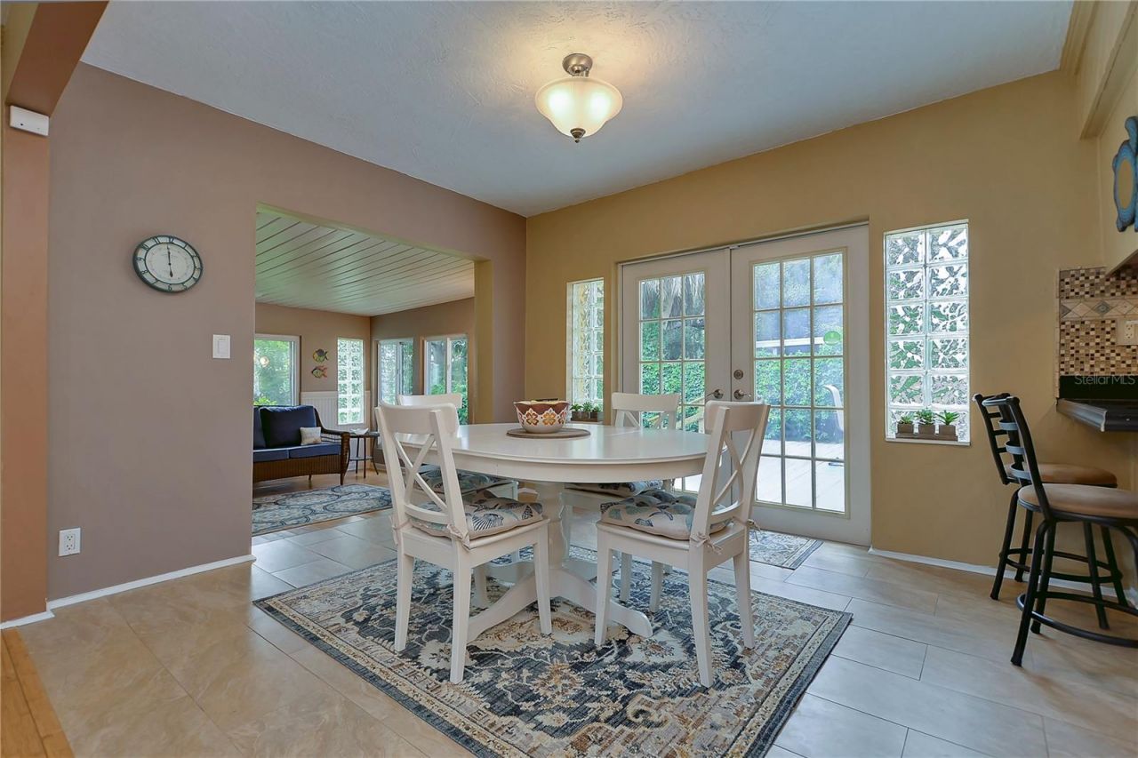 5850 24th Avenue S, Gulfport, FL 33707 Photo