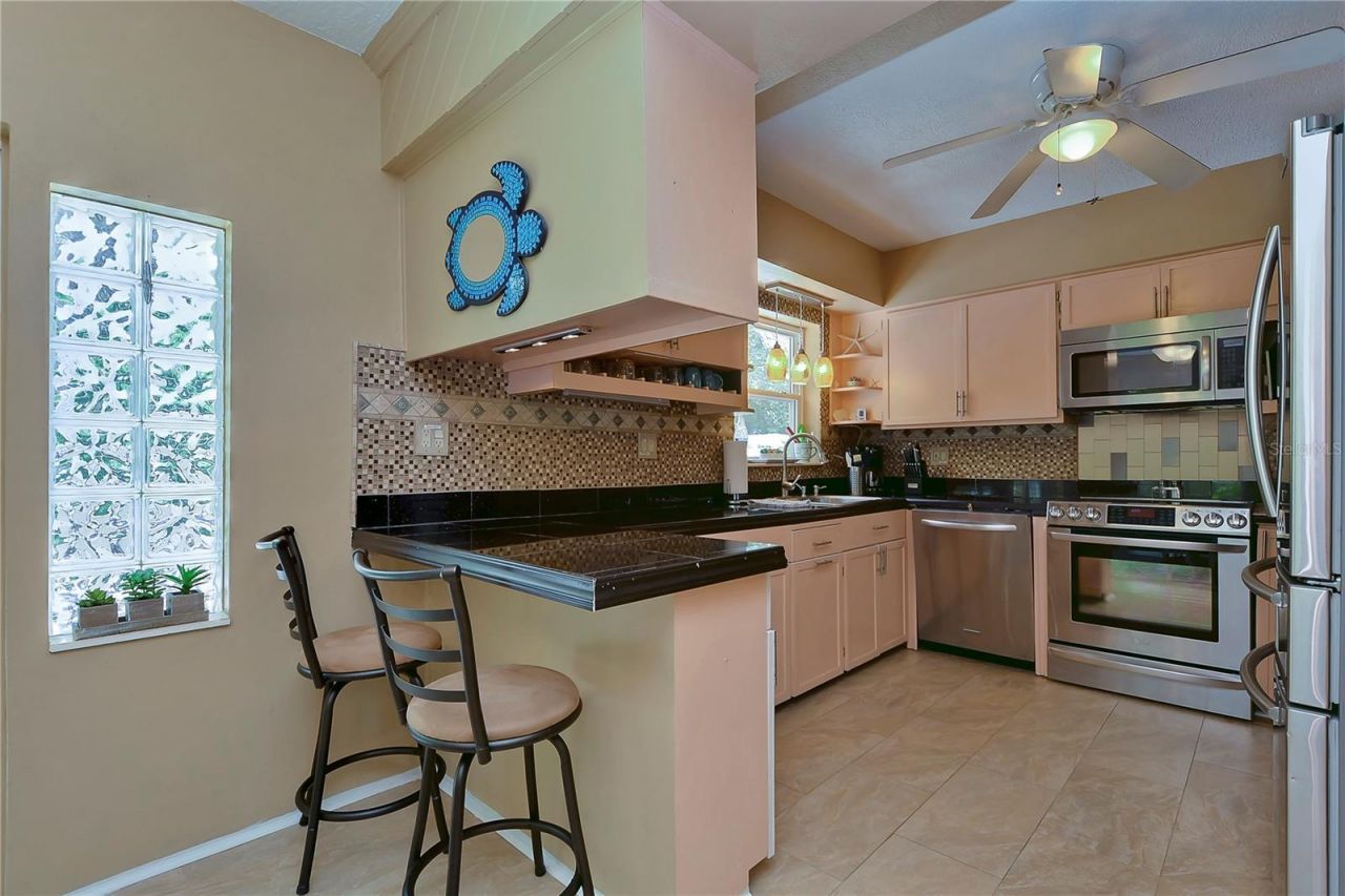 5850 24th Avenue S, Gulfport, FL 33707 Photo