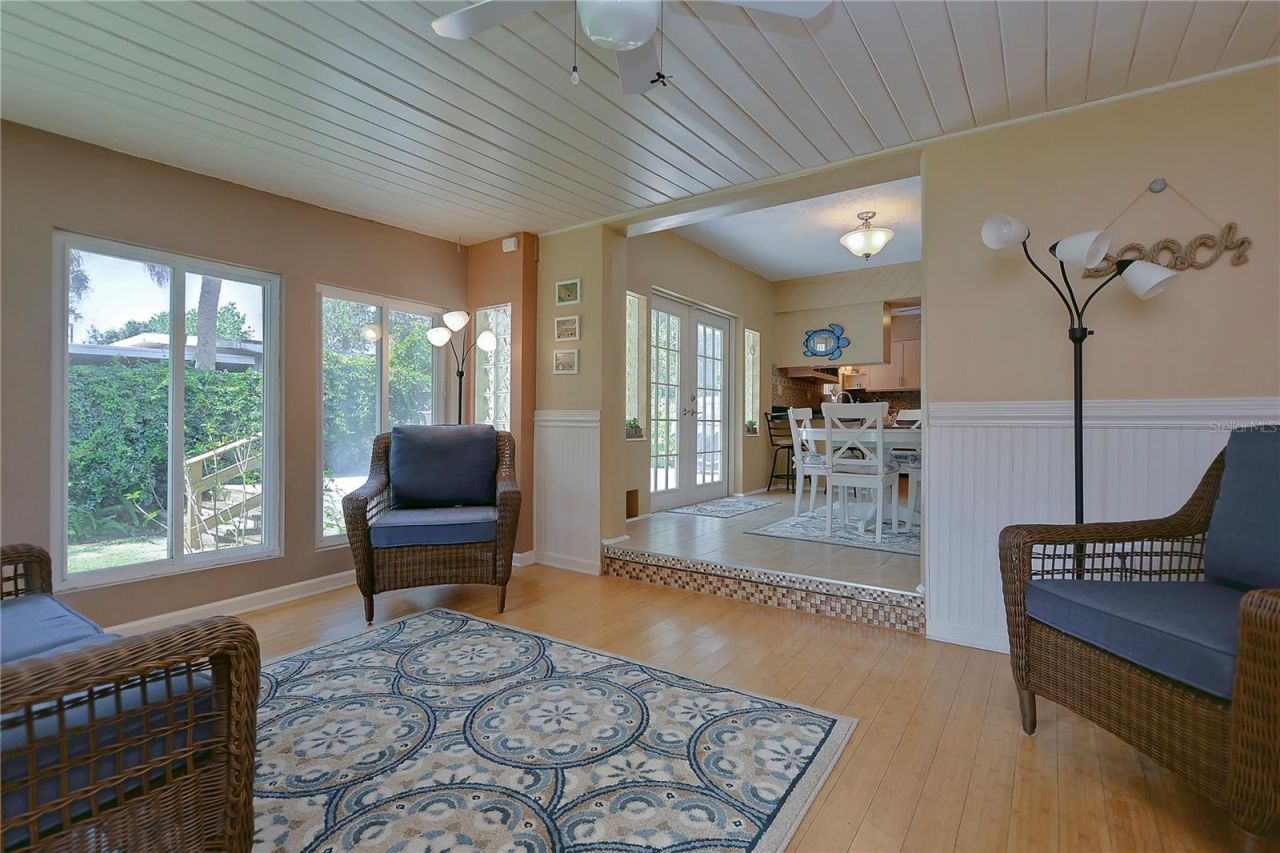 5850 24th Avenue S, Gulfport, FL 33707 Photo