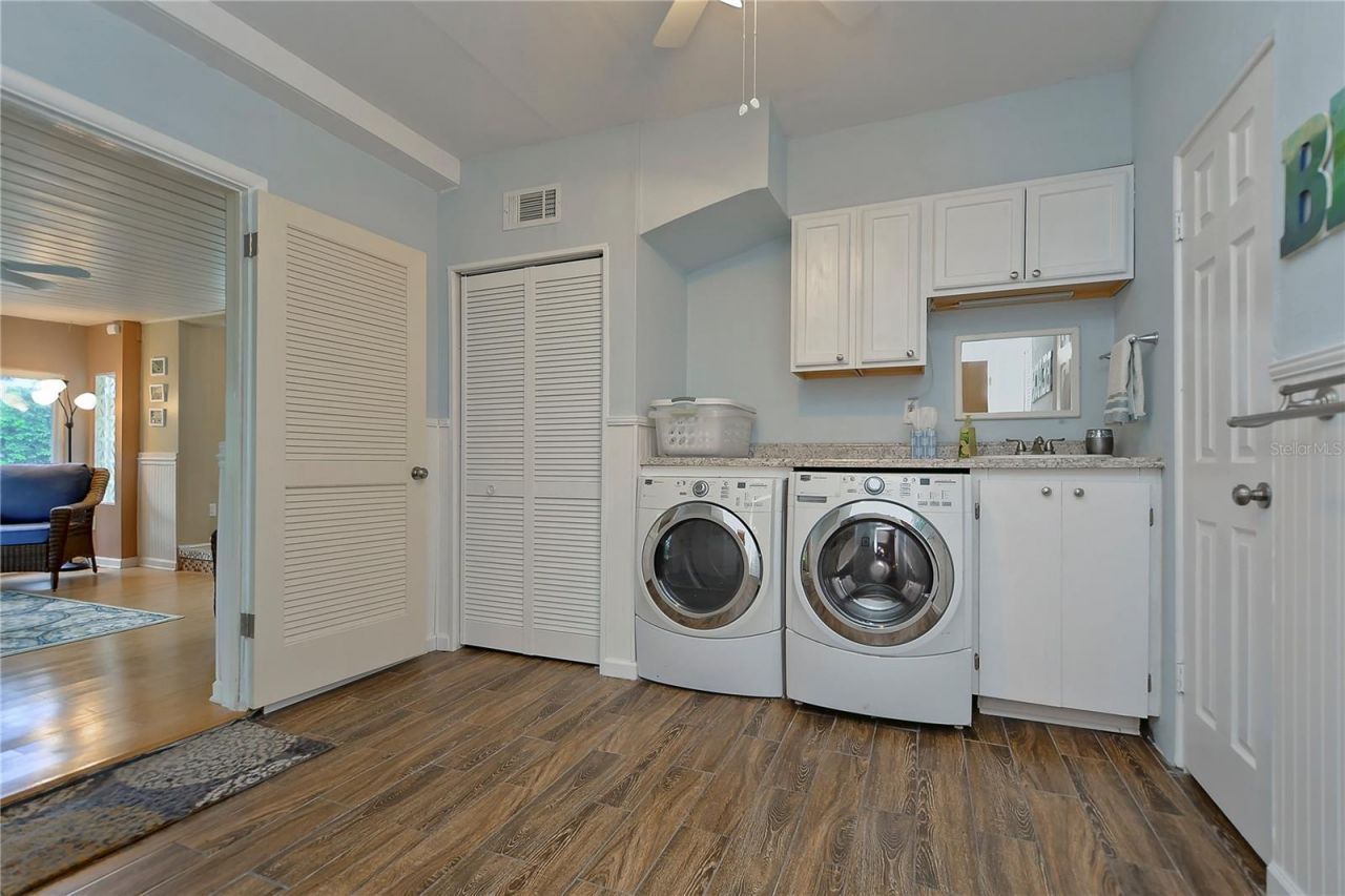 5850 24th Avenue S, Gulfport, FL 33707 Photo