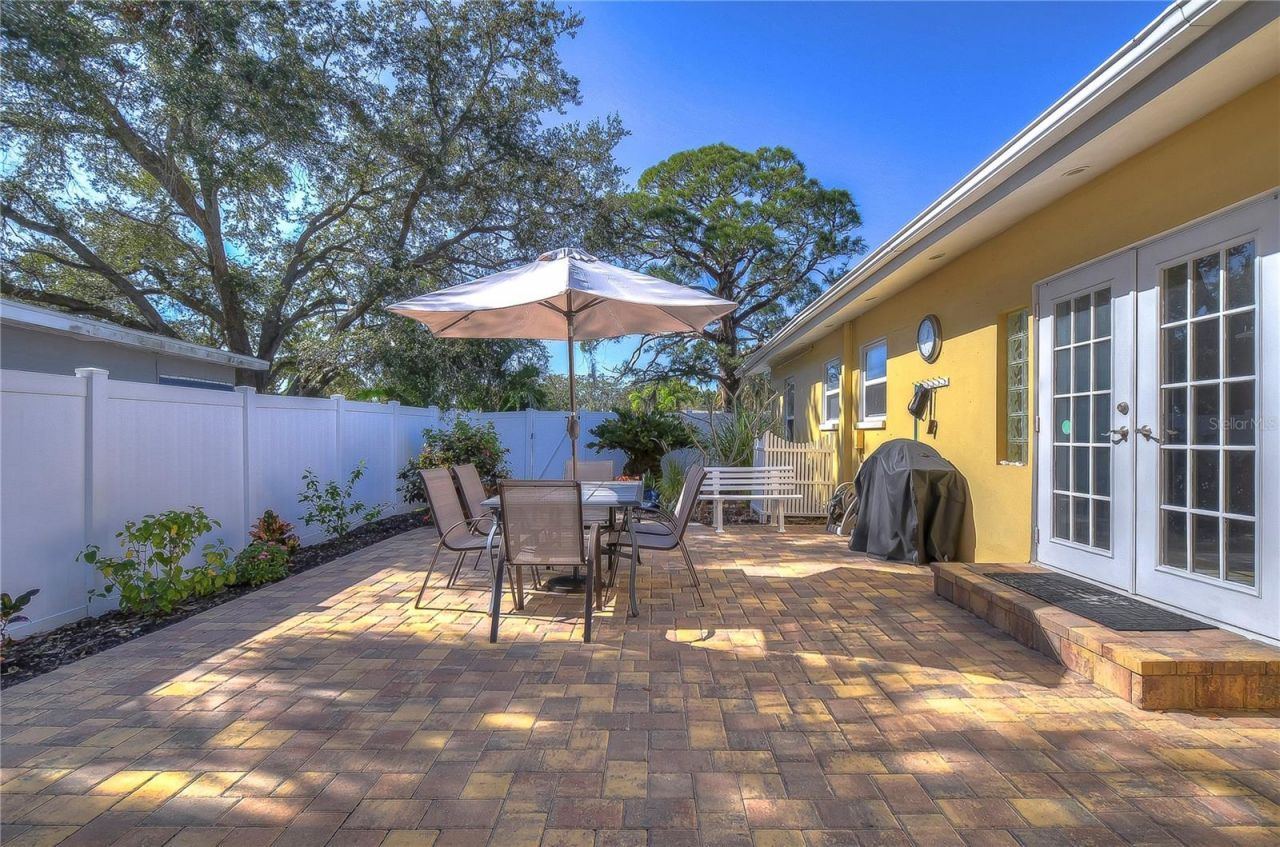 5850 24th Avenue S, Gulfport, FL 33707 Photo