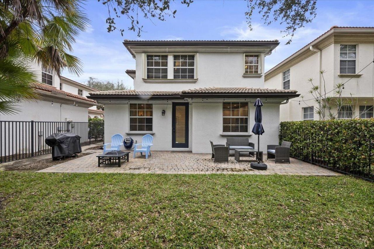 627 Castle Drive, Palm Beach Gardens, FL 33410 Photo