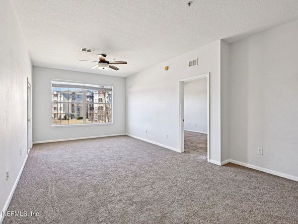 7801 POINT MEADOWS Drive, Unit 8209, Jacksonville, FL 32256