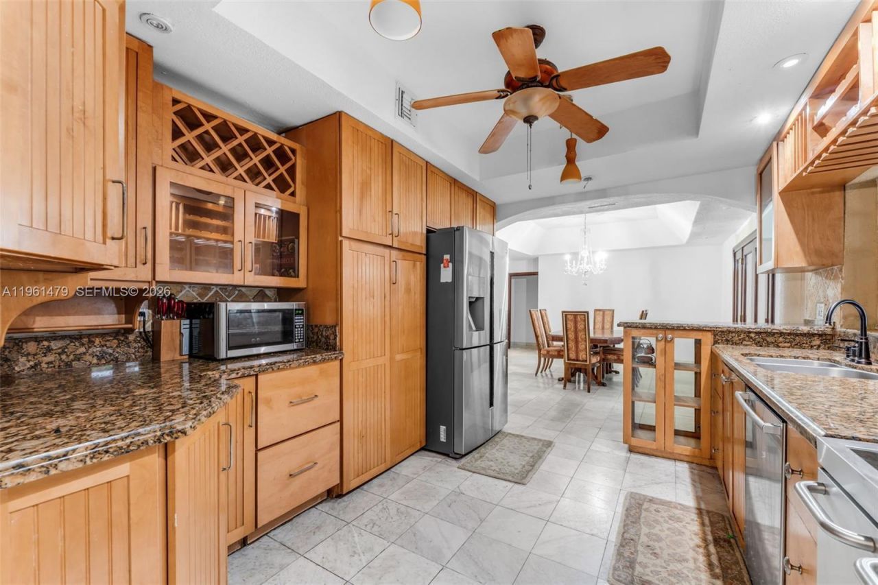 5961 SW 56th Ter, South Miami, FL 33143 Photo