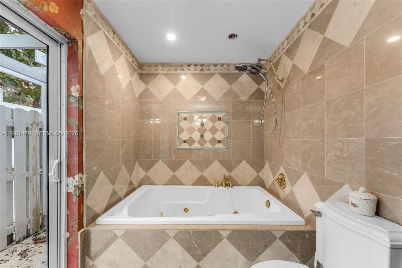 5961 SW 56th Ter, South Miami, FL 33143 Photo