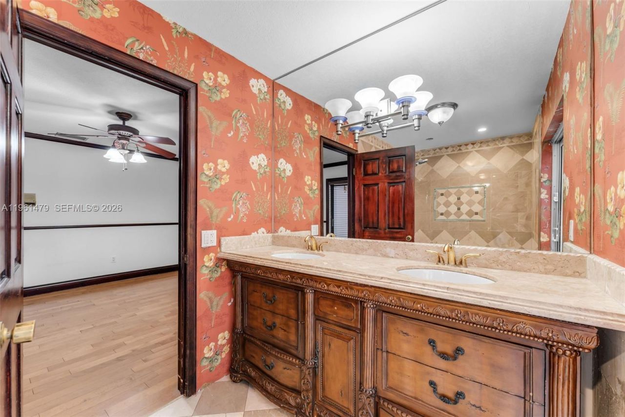 5961 SW 56th Ter, South Miami, FL 33143 Photo