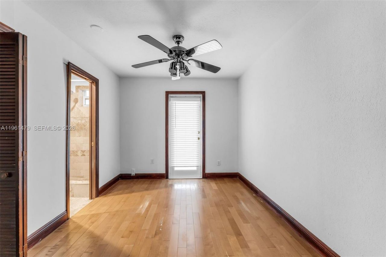 5961 SW 56th Ter, South Miami, FL 33143 Photo