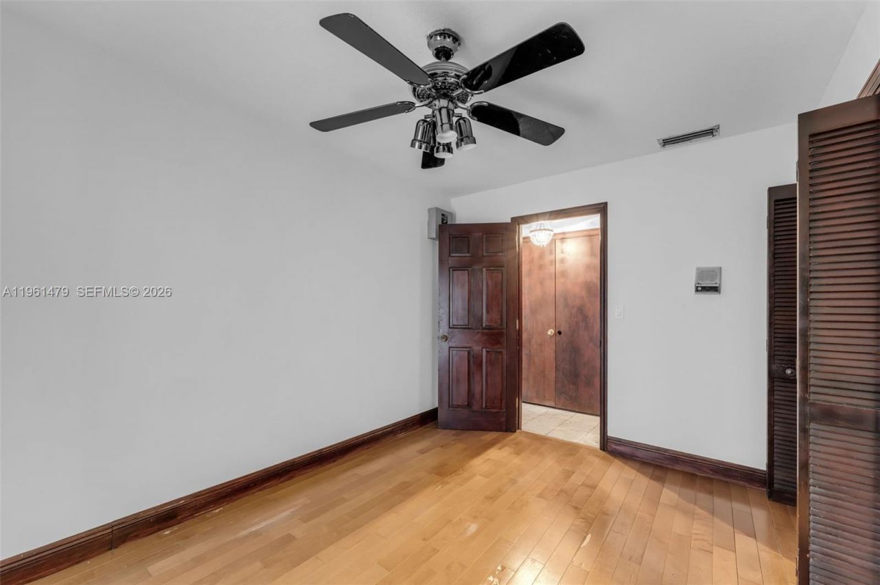 5961 SW 56th Ter, South Miami, FL 33143 Photo