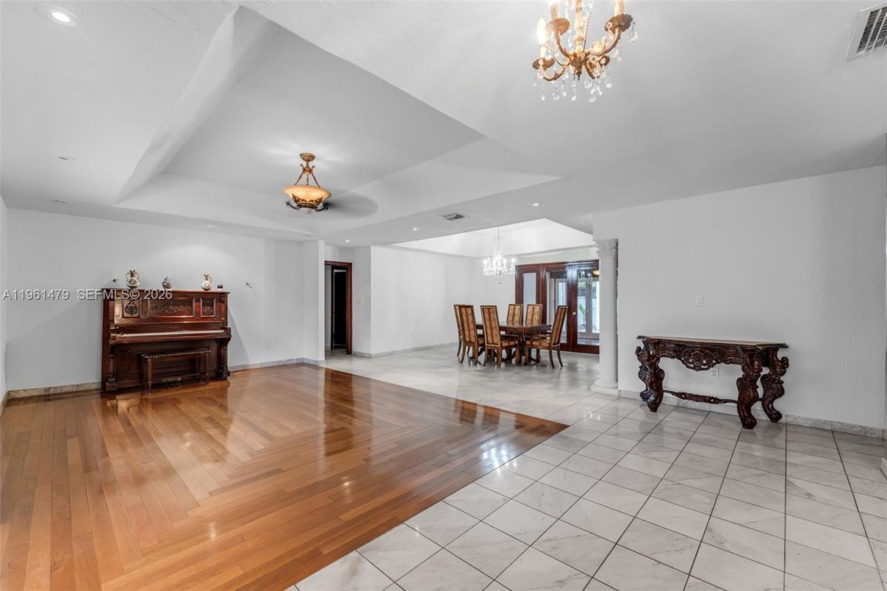 5961 SW 56th Ter, South Miami, FL 33143 Photo