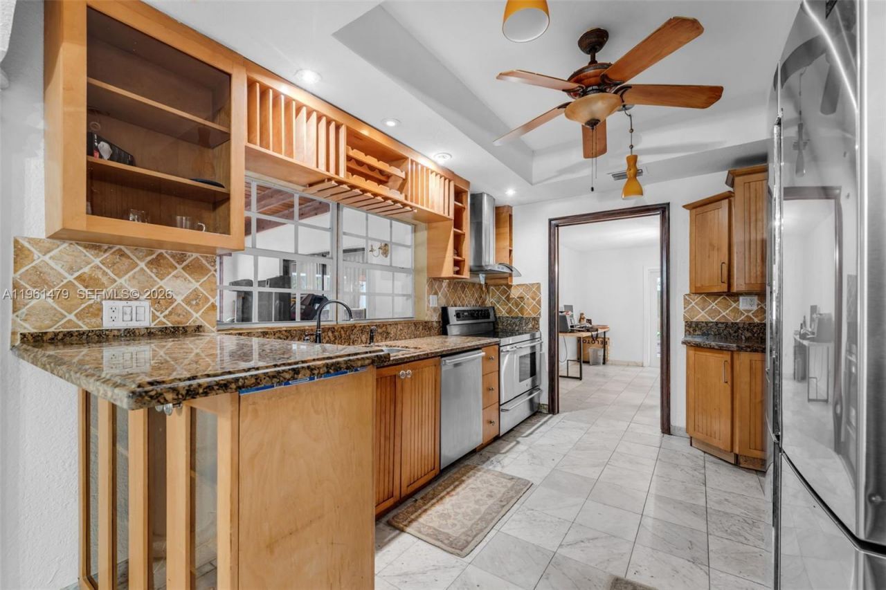 5961 SW 56th Ter, South Miami, FL 33143 Photo