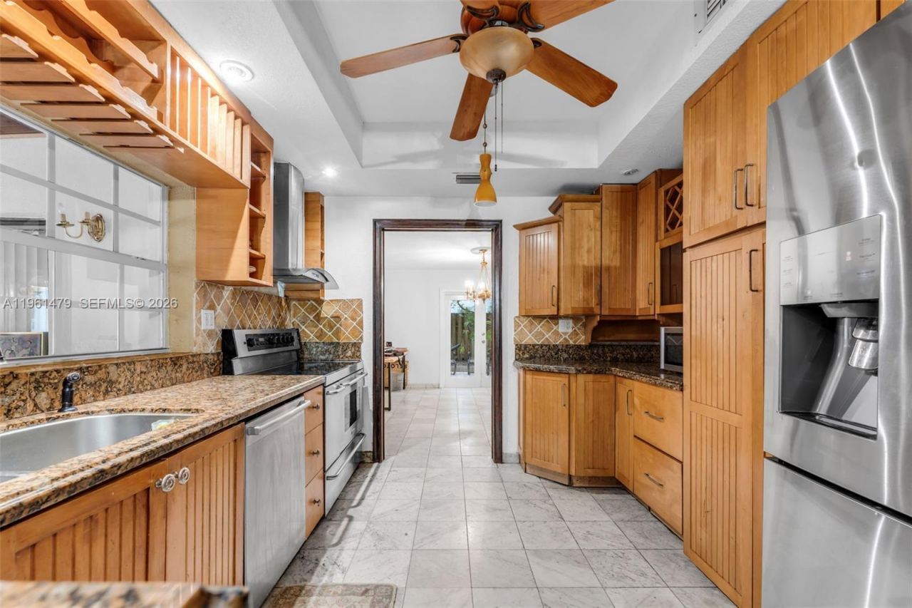 5961 SW 56th Ter, South Miami, FL 33143 Photo