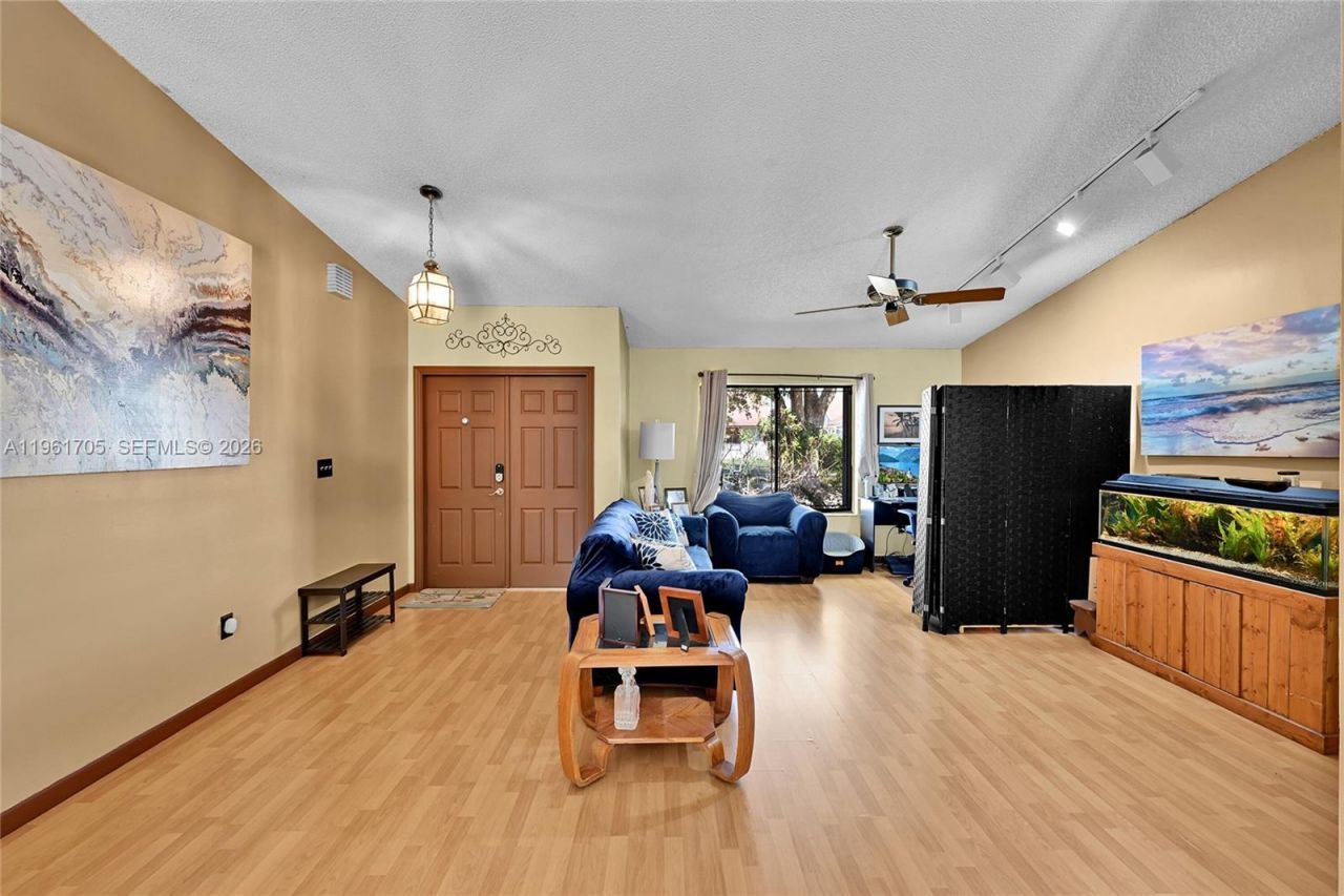 13010 SW 119th St, Miami, FL 33186 Photo