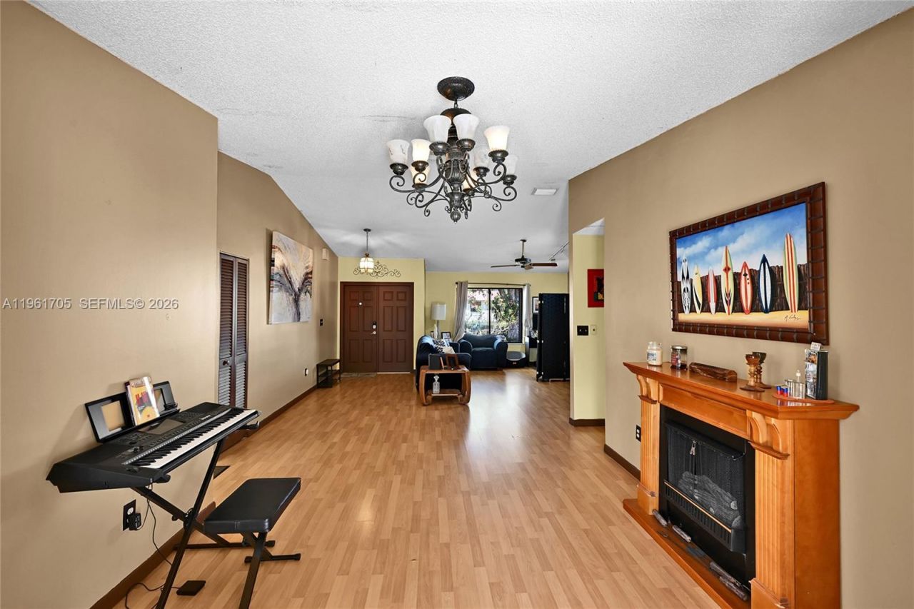 13010 SW 119th St, Miami, FL 33186 Photo