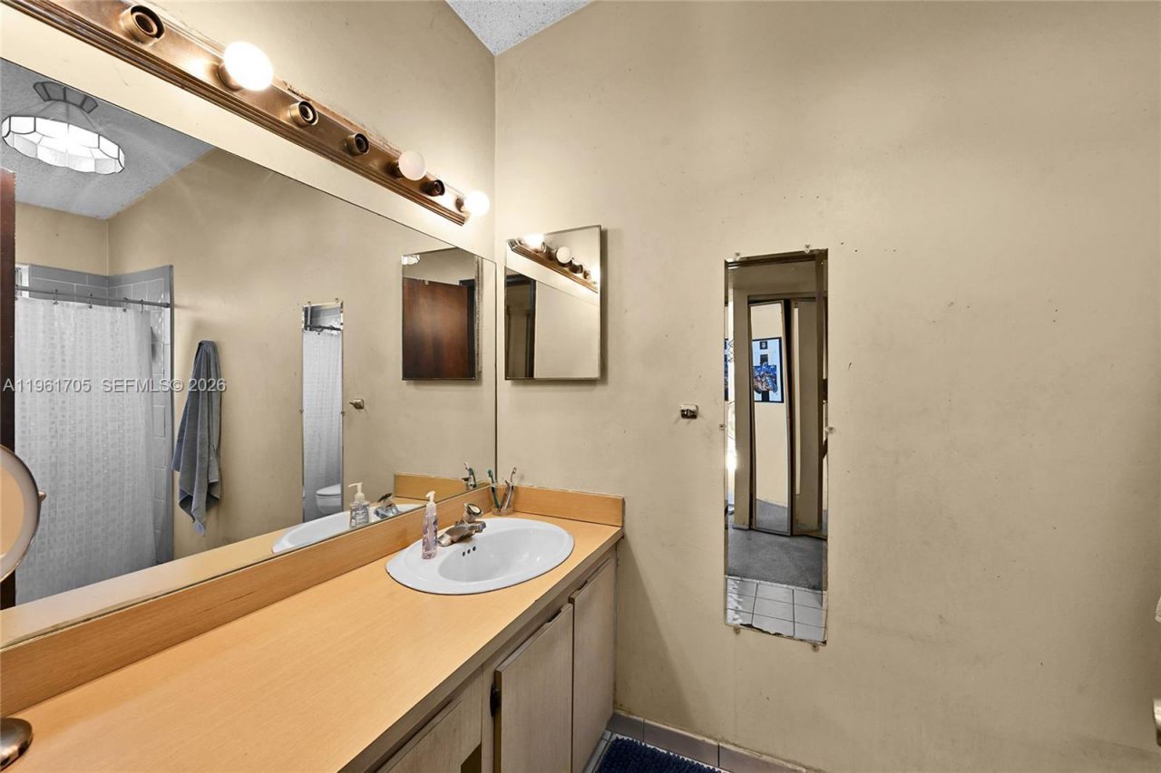 13010 SW 119th St, Miami, FL 33186 Photo