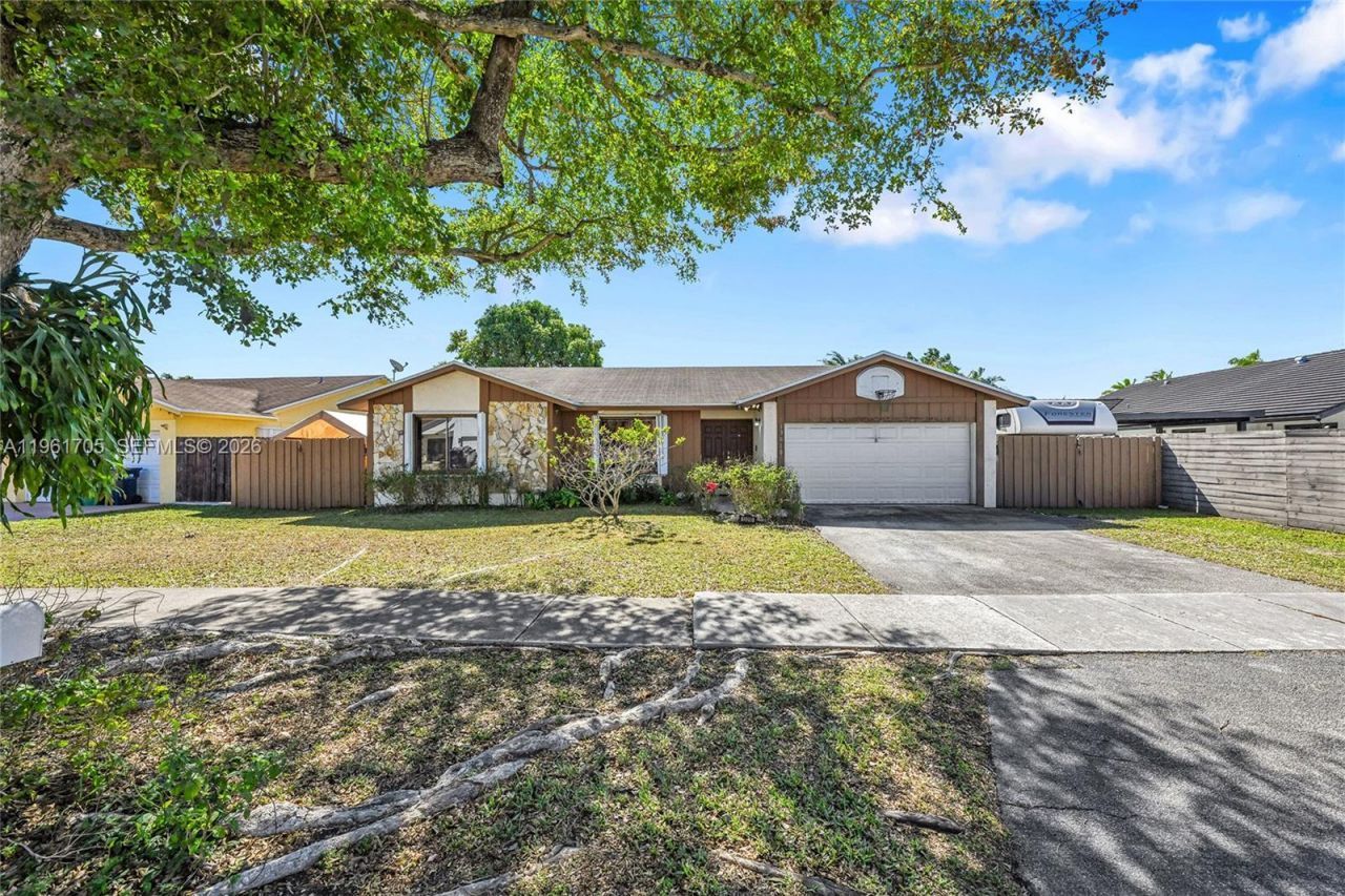 13010 SW 119th St, Miami, FL 33186 Photo