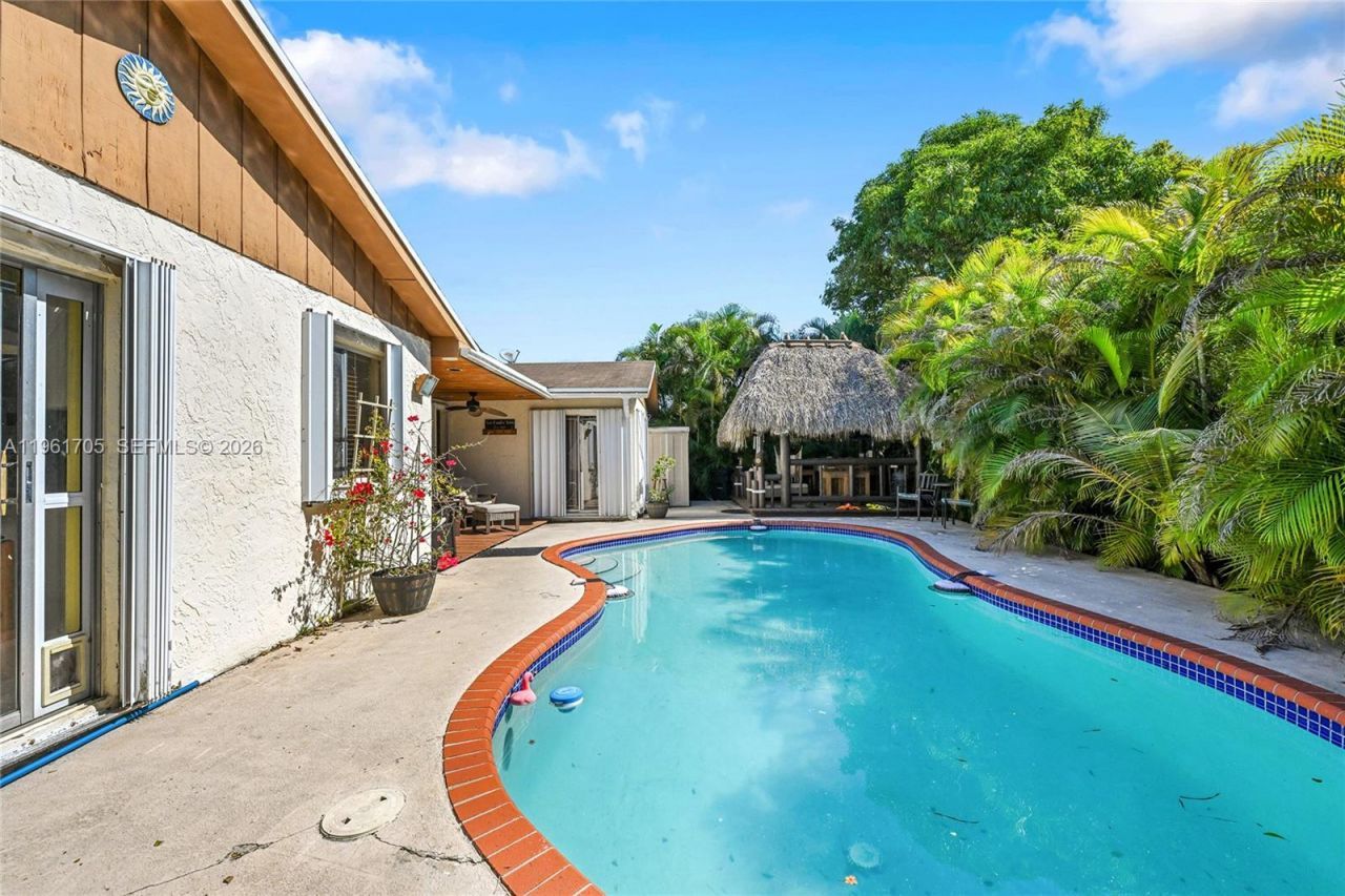 13010 SW 119th St, Miami, FL 33186 Photo