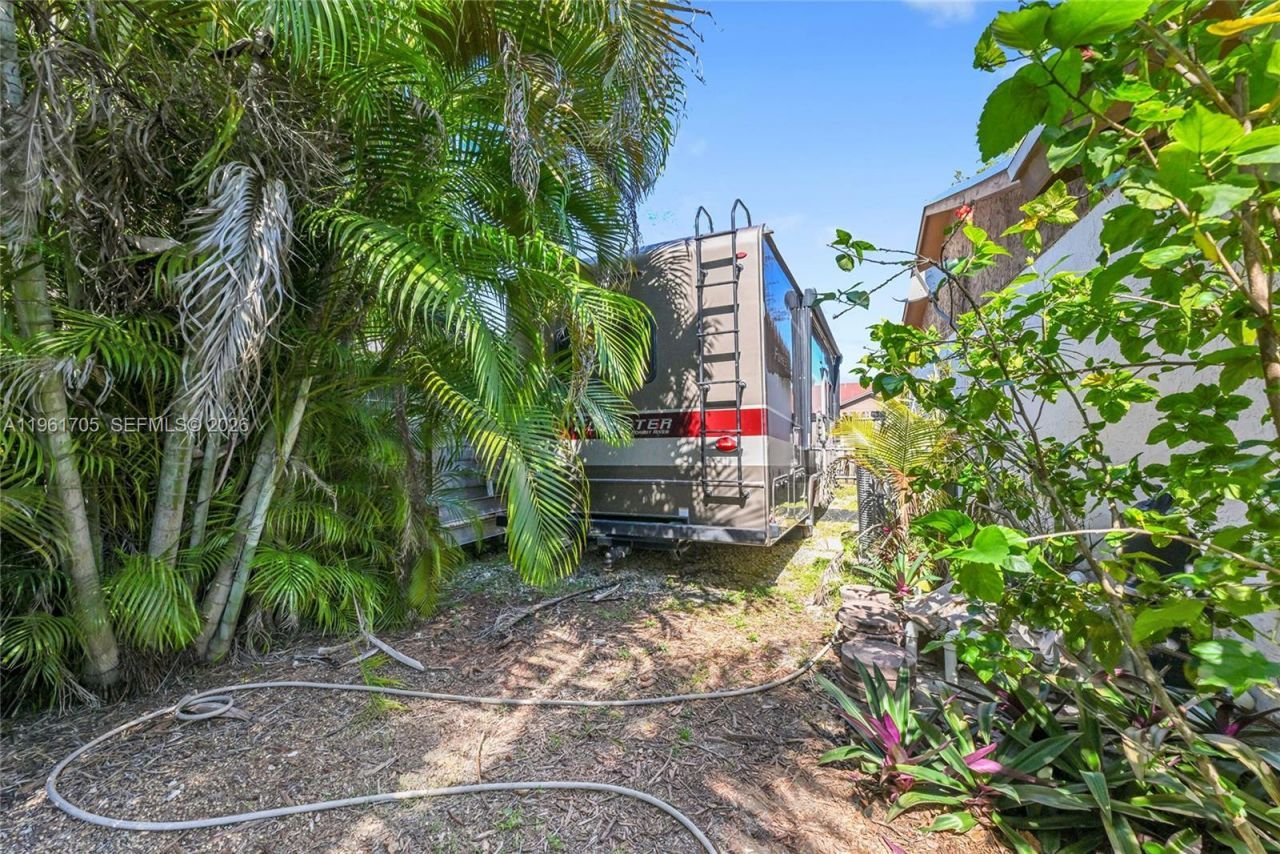 13010 SW 119th St, Miami, FL 33186 Photo