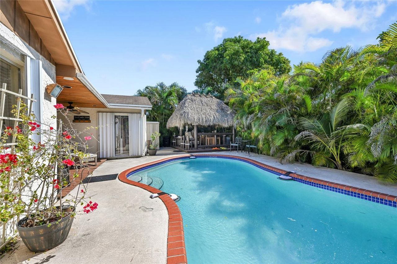 13010 SW 119th St, Miami, FL 33186 Photo