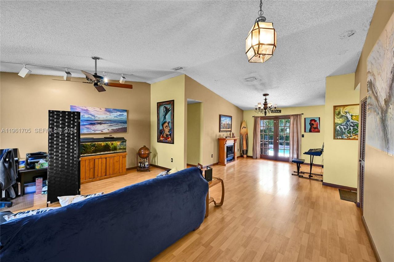 13010 SW 119th St, Miami, FL 33186 Photo