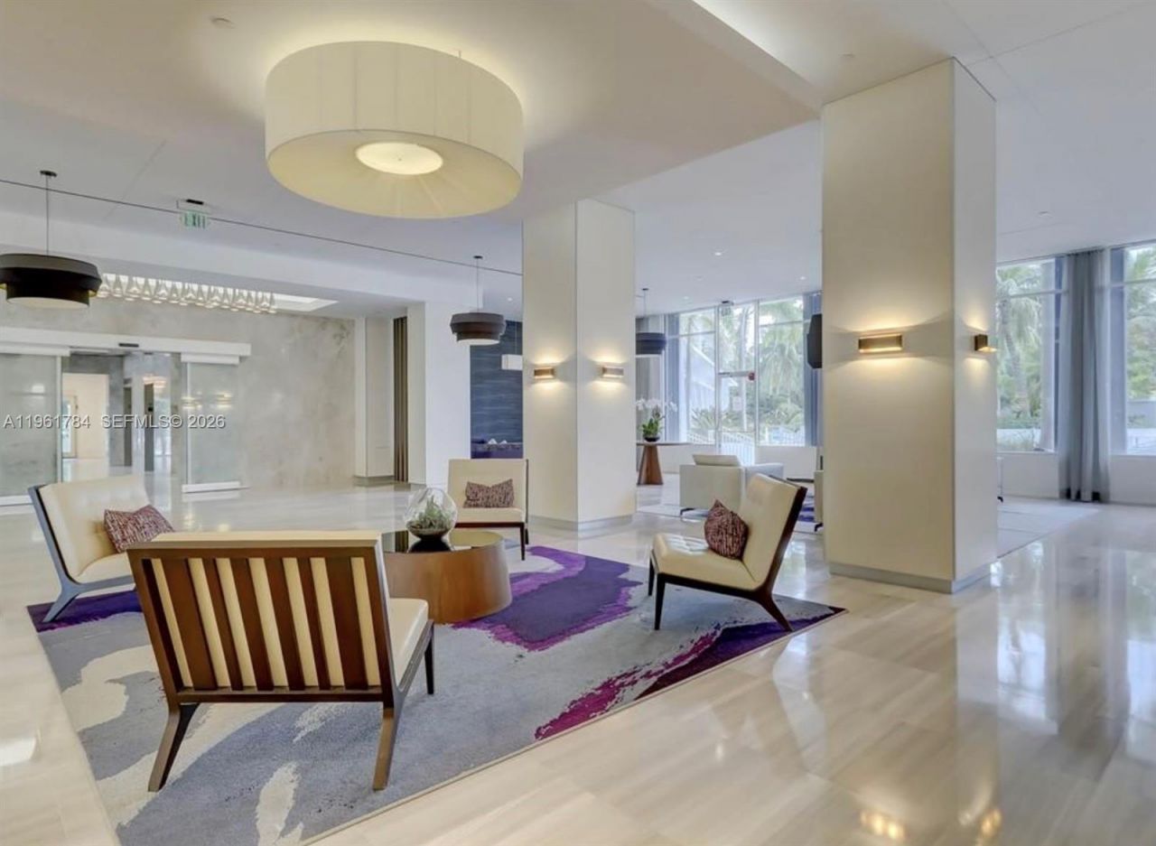 100 Bayview Dr , Unit 1423, Sunny Isles Beach, FL 33160 Photo